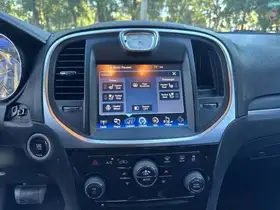 2014  CHRYSLER 300 - Image 23