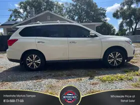 2017  Nissan Pathfinder - Image 28