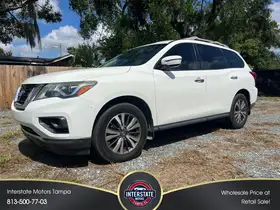 2017  Nissan Pathfinder - Image 29