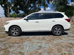 2017  Nissan Pathfinder - Image 6